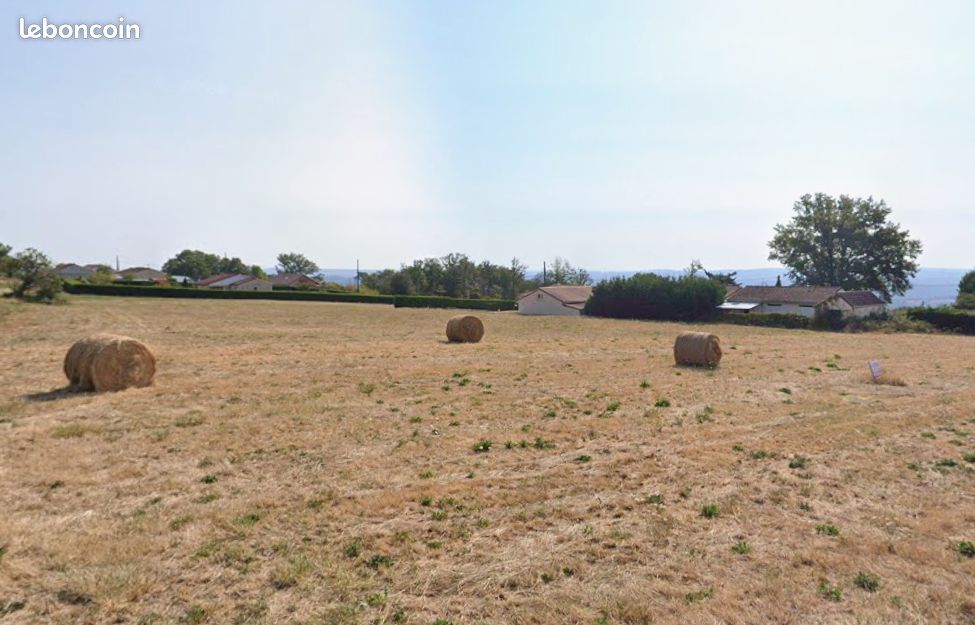 Terrain à bâtir de 1600 m² à DOMME (24) · 25 000 €