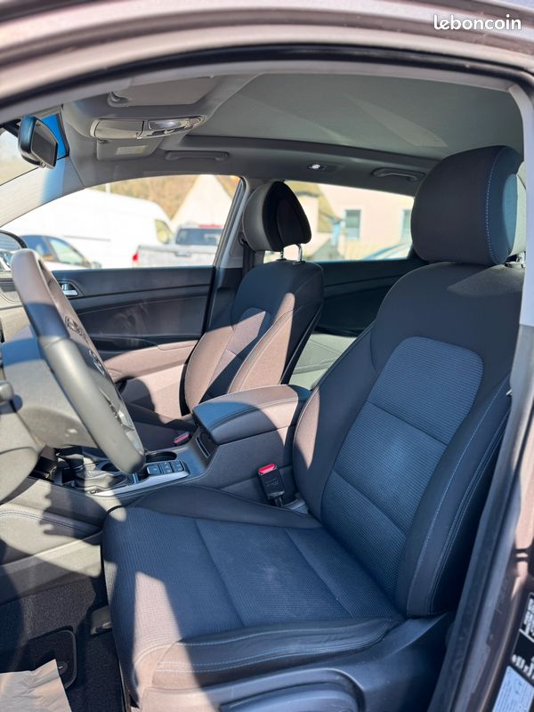 HYUNDAI - TUCSON 1.7 CRDi 141 2WD DCT-7 Edition Lounge (image 3)