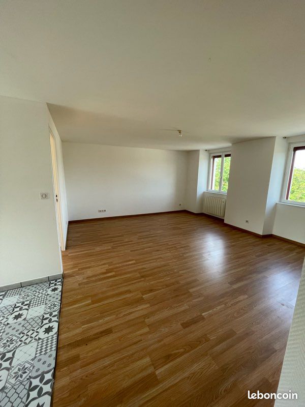 Appartement 5 pièces 89 m² · à Pougy · 89 m² · 500 €