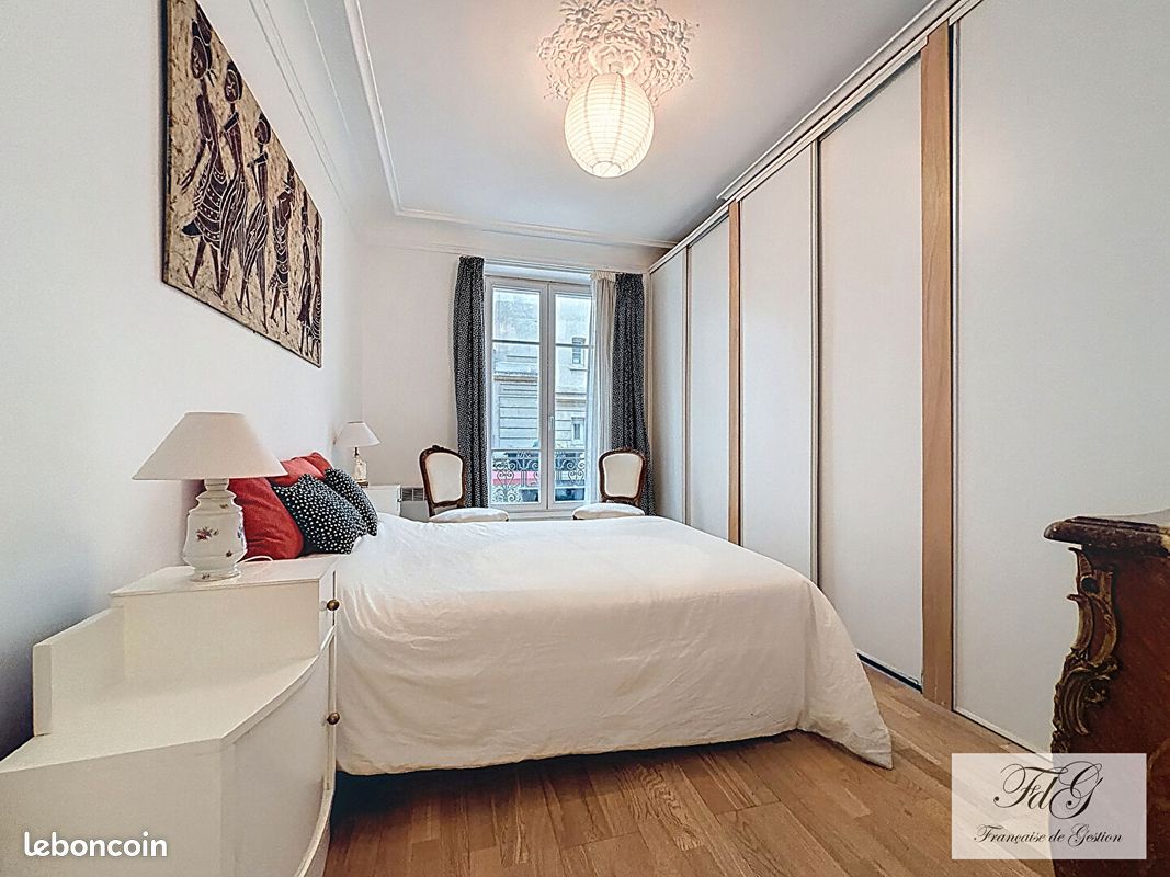 Appartement 2 pièces 33 m² · à Paris · 33 m² · 299 500 €