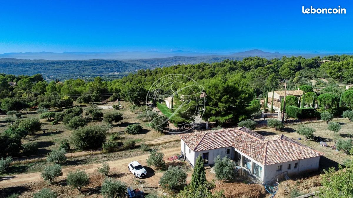 Maison 329 m² · à Tourtour · 329 m² · 630 000 €