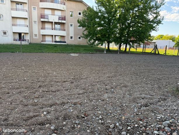 Terrain plat
