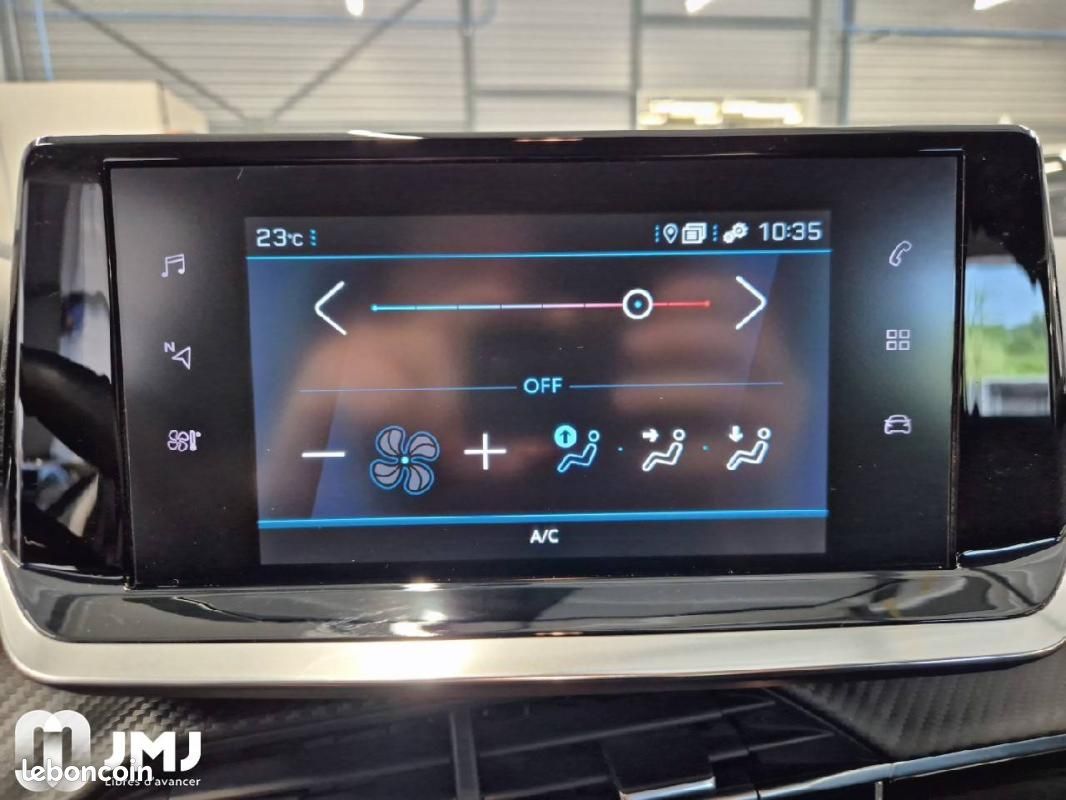 Peugeot 208 PureTech 100 S&S BVM6 Style (image 14)