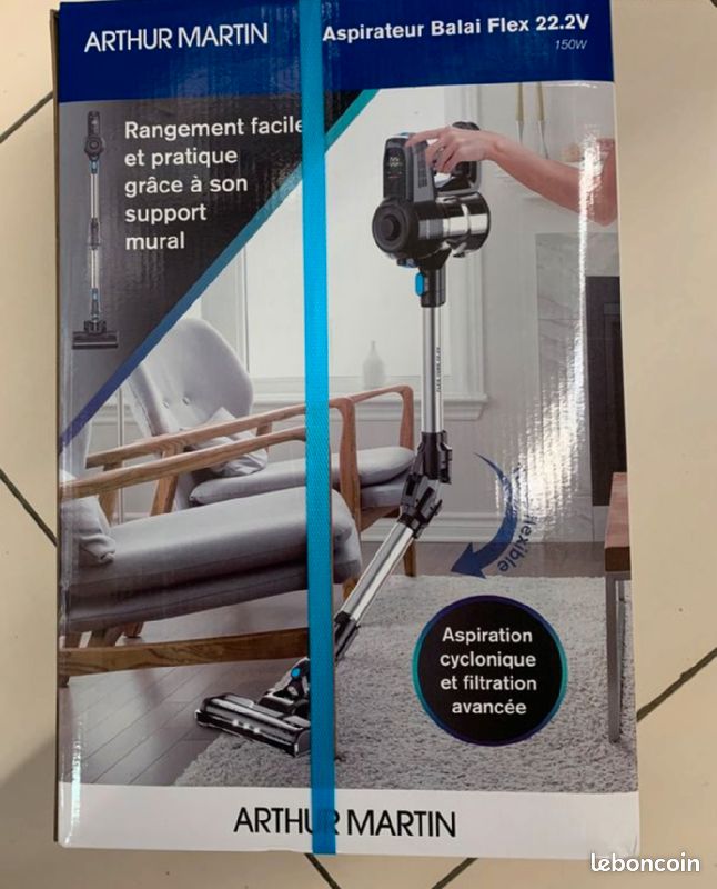 Aspirateur balai ARTHUR MARTIN NEUF Montres Bijoux