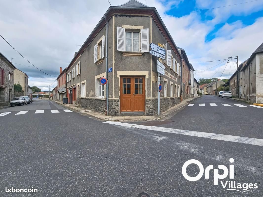 Maison 5 pièces 231 m² · à Montel-de-Gelat · 231 m² · 95 000 €