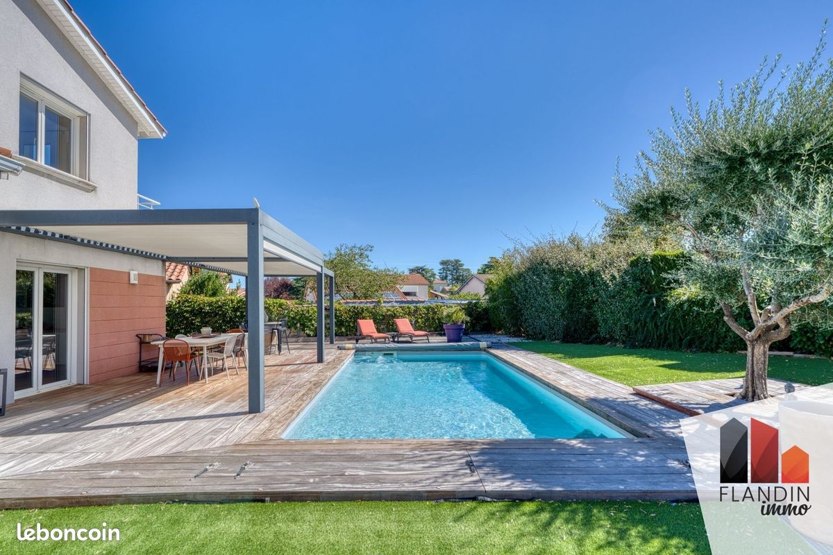 Maison 6 pièces 160 m² · à Vernaison · 160 m² · 699 000 €