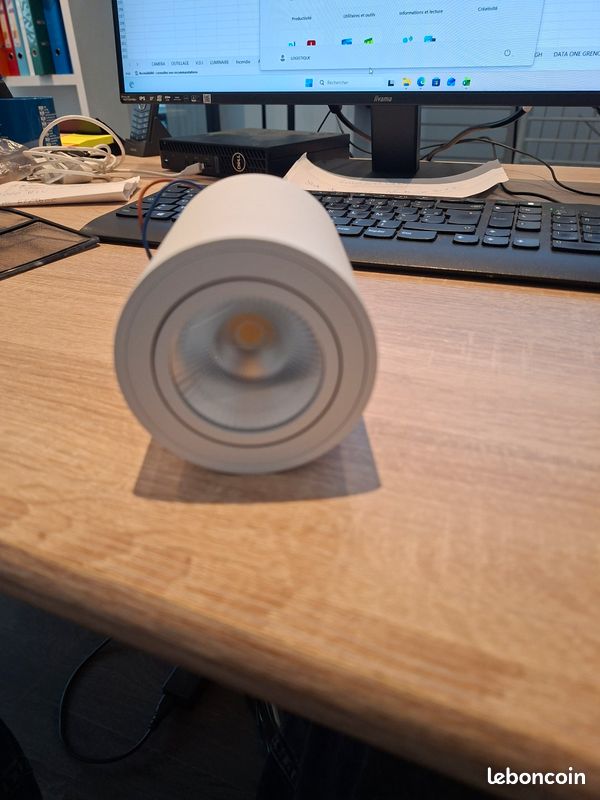 Spot LED cylindrique en saillie blanc (Plafonnier moderne) (image 1)
