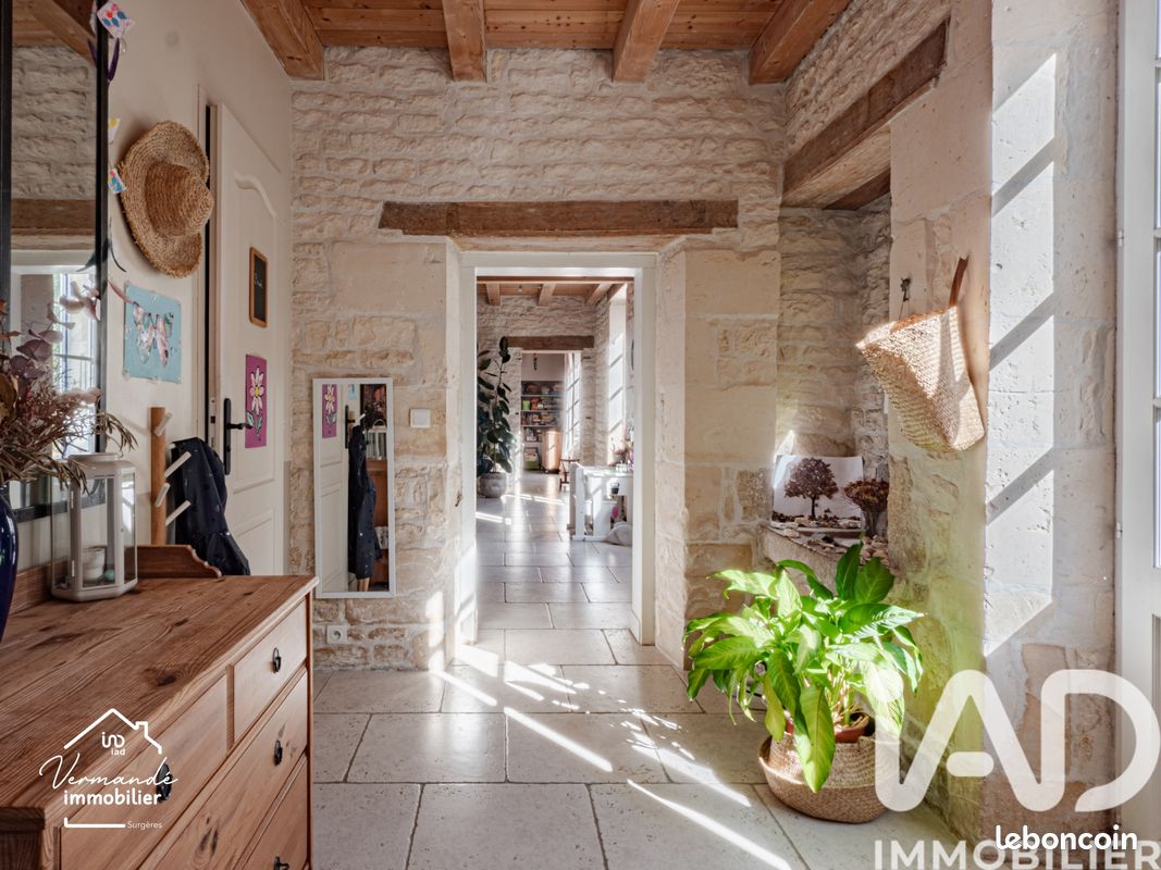 Maison 4 pièces 190 m² · à Surgères · 190 m² · 398 000 €
