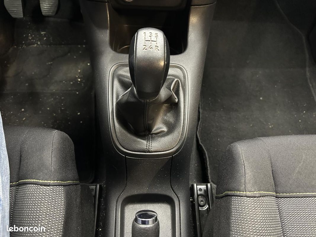 CITROEN C3 1.2 PureTech 12V - 68 2016 BERLINE Feel PHASE 1 (image 14)