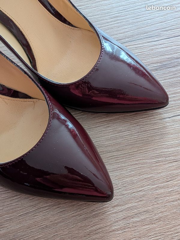 Escarpins Bata Femme 38 - Talons Aiguilles, Bout Pointu, Daim Bordeaux - Neufs Avec Emballage