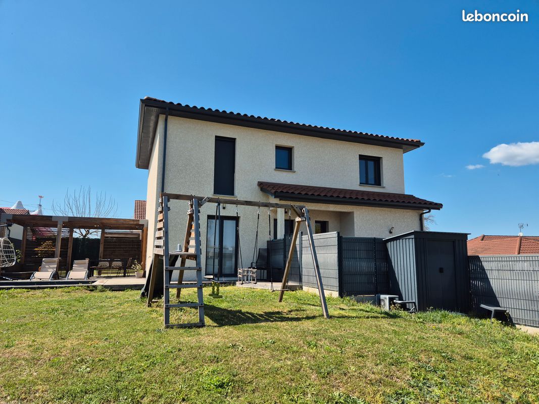 Maison 5 pièces 110 m² · à Salagnon · 110 m² · 392 000 €