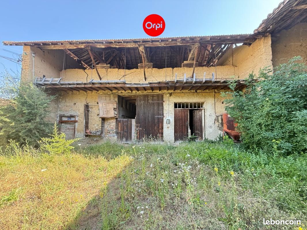 Maison 3 pièces 355 m² · à Saint-Étienne-de-Saint-Geoirs · 355 m² · 89 000 €