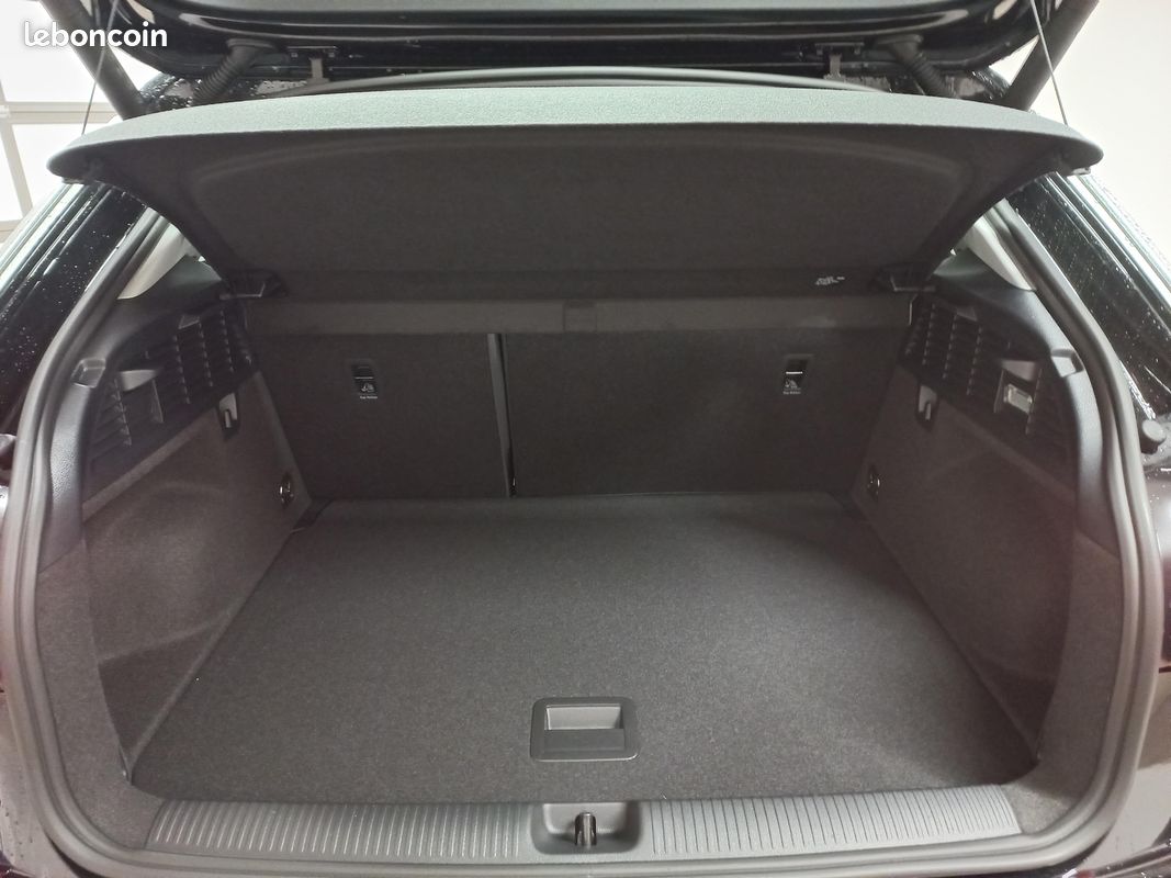 AUDI Q2 35 TFSI 150 S tronic 7 S line (image 19)