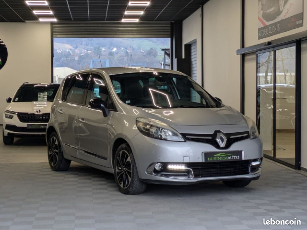 RENAULT SCENIC III TCe 130cv Energy Bose Edition / GPS / Caméra de recul / Bluetooth (image 2)