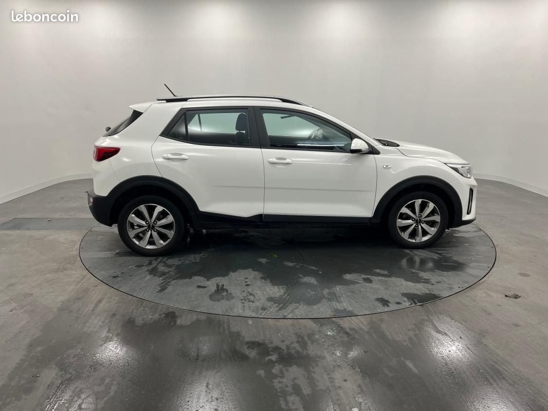Kia Stonic 1.0 T-GDi 100 ch MHEV DCT7 Active (image 6)
