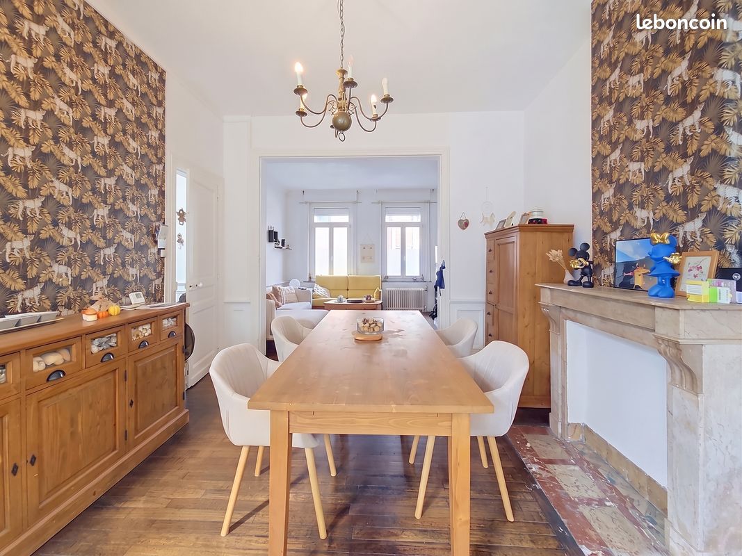 Maison 5 pièces 155 m² · à Paris · 155 m² · 220 000 €
