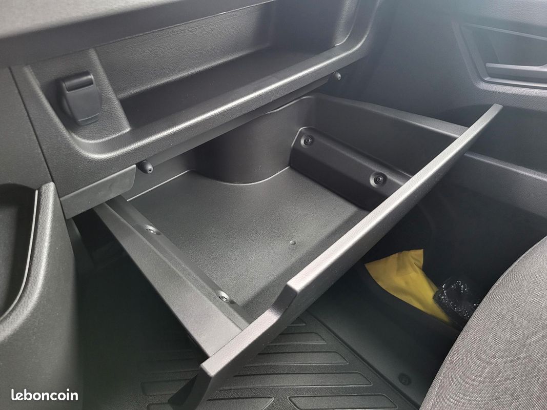 RENAULT MASTER IV L2H2 FOURGON 3T5 2.0 Blue DCI 150 AUTO ( EAG9 ) EXTRA 03 PLACES NEUF avec CAMÉRA RECUL + RADARS AVANT-ARRIERE-LATÉRAUX + PNEUS TOUS TEMPS + 3 CLÉS de CONTACT ( Prix Vente 33 990 HT ) (image 11)