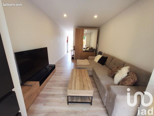 Studio 1 pièce 27 m²