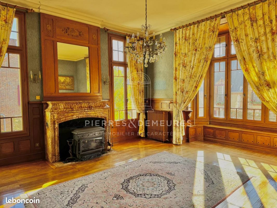 Maison 7 pièces 231 m² · à Brinon-sur-Sauldre · 231 m² · 402 800 €