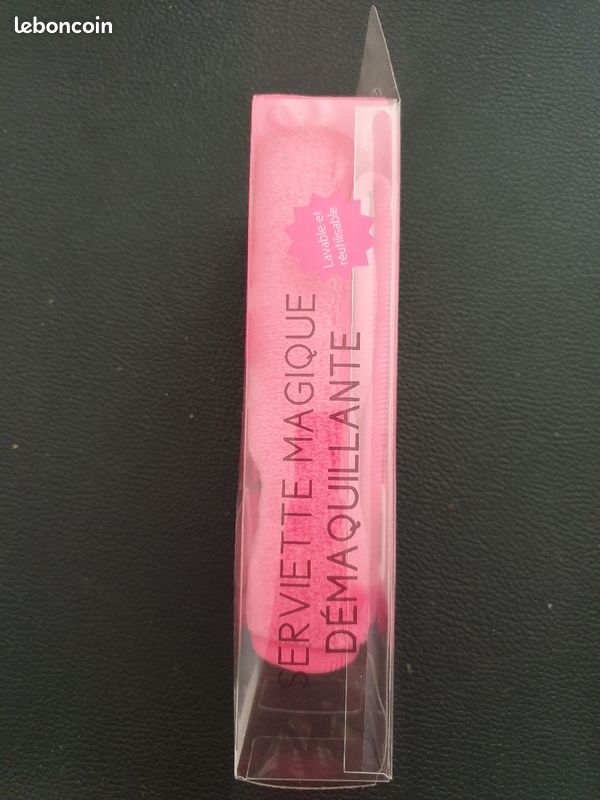 Serviette démaquillante rose (image 3)