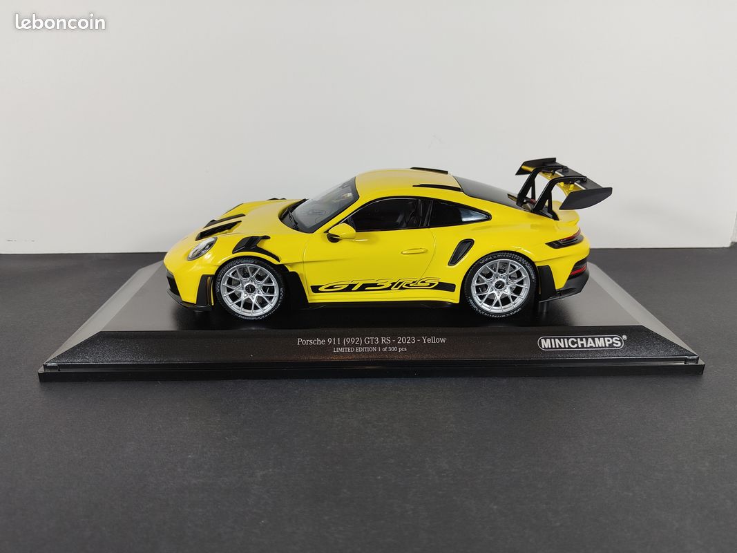 Modèle Réduit Porsche 911 GT3 RS (992) 2023 Vert 1:43 Minichamps - Hottes Ouvrantes, Métal Die-cast