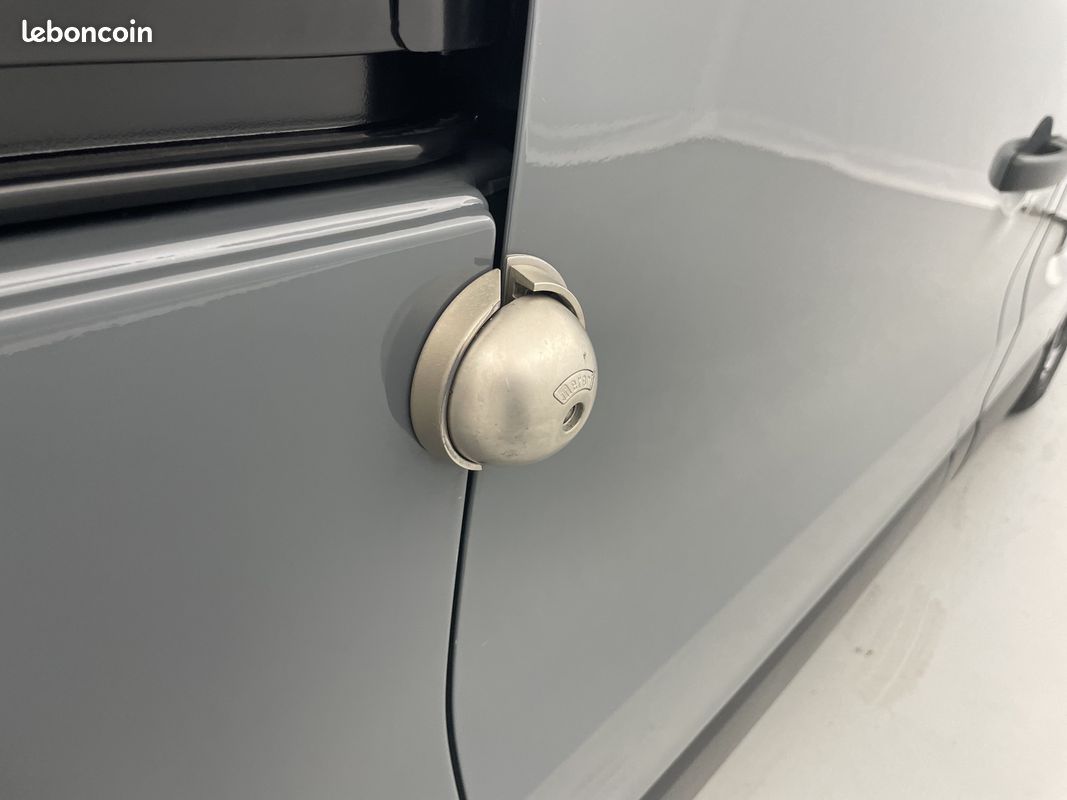 Renault trafic fgn l1h1 2800 kg blue dci 110 confort (image 22)