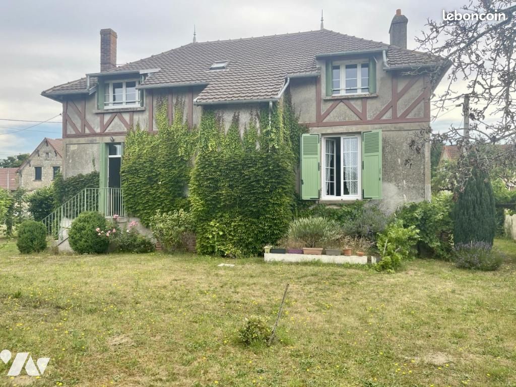Maison 7 pièces 180 m² · à Bailly · 180 m² · 220 000 €