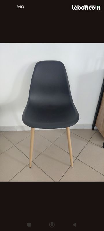 Chaise scandinave (image 1)