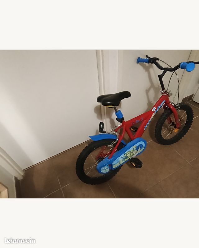 Vélo enfant Paw Patrol Pat Patrouille rouge bleu (image 2)