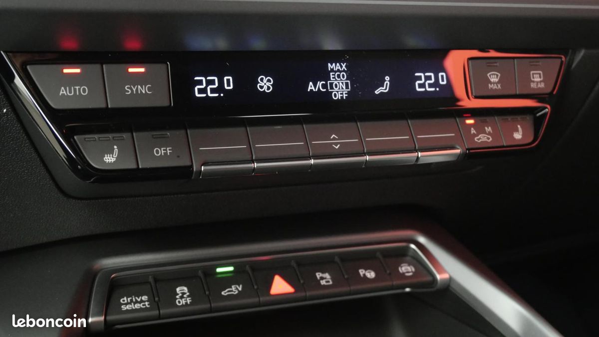 Audi A3 ALLSTREET TFSI e Hybride rechargeable 204 S tronic 6 Avus (image 18)