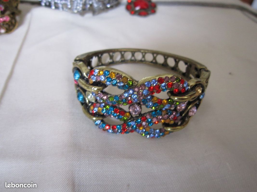 Divers bracelets rigides (image 7)