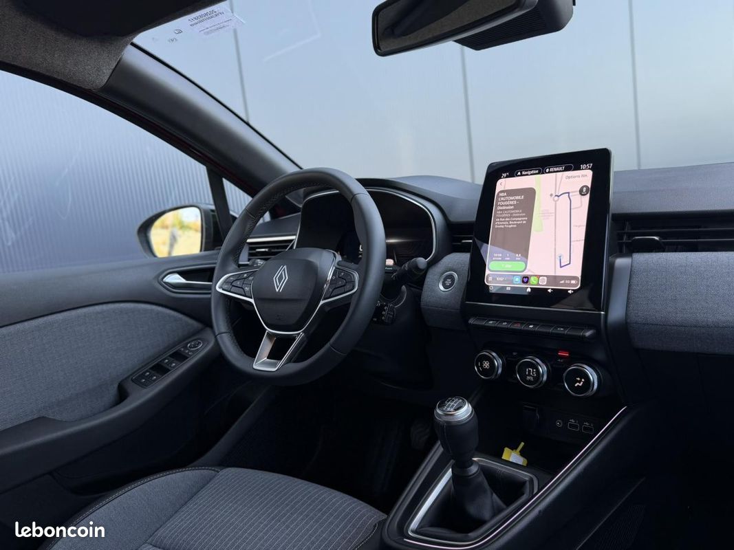 RENAULT CLIO V ECO-G 100 Techno avec Packs : Multimedia, Parking 360 et Safety (image 5)