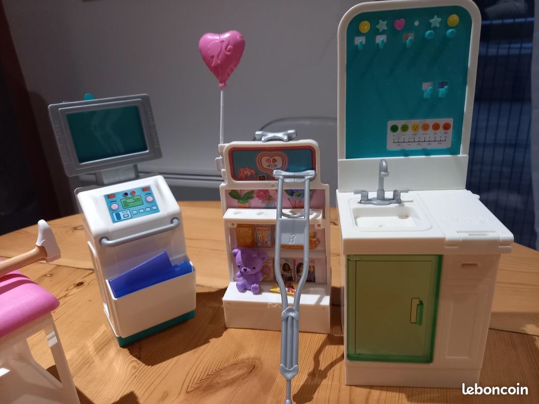 Barbie cabinet médical (image 3)