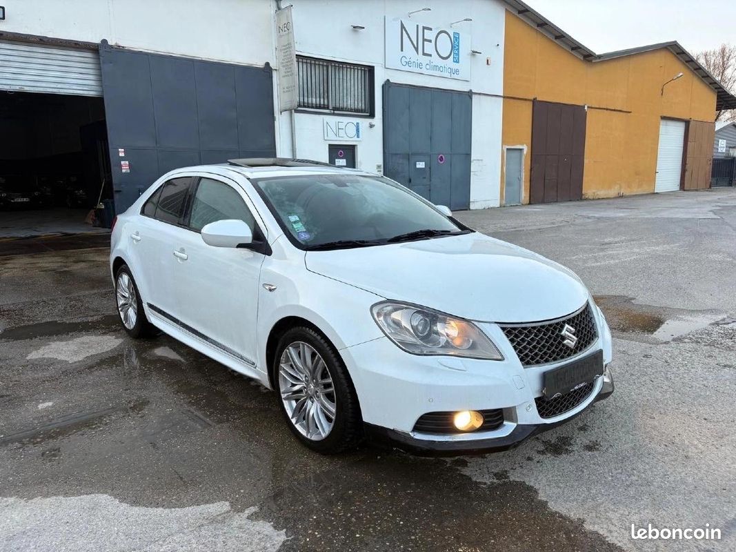Suzuki Kizashi 2.4 VVT 180 SPORT 4WD CVT (image 3)