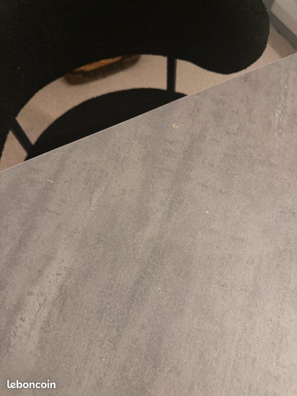 Table (image 5)