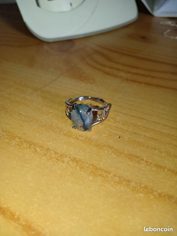 Bague atypique (image 1)