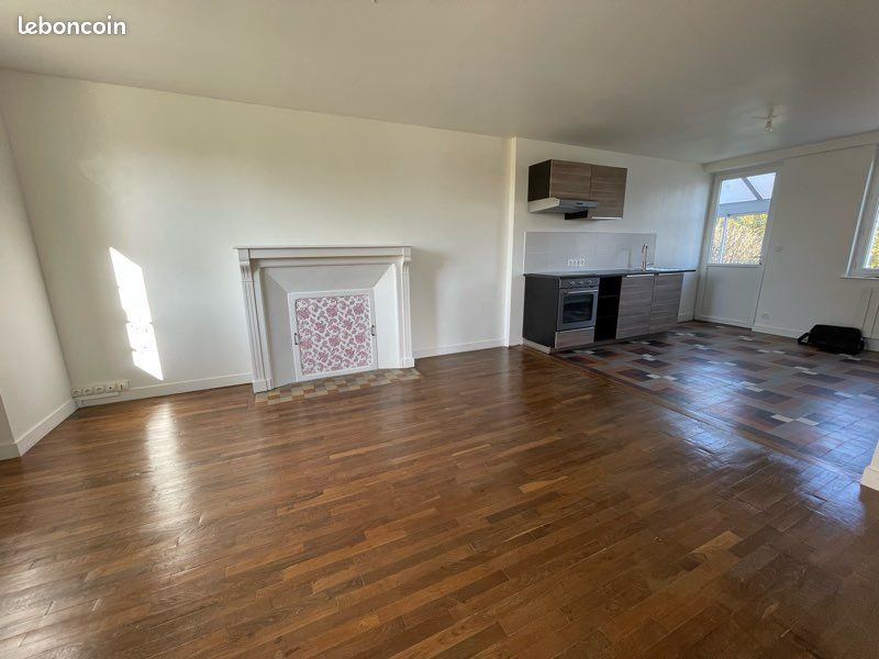 Appartement 3 pièces 75 m² · à Le Hinglé · 75 m² · 800 €