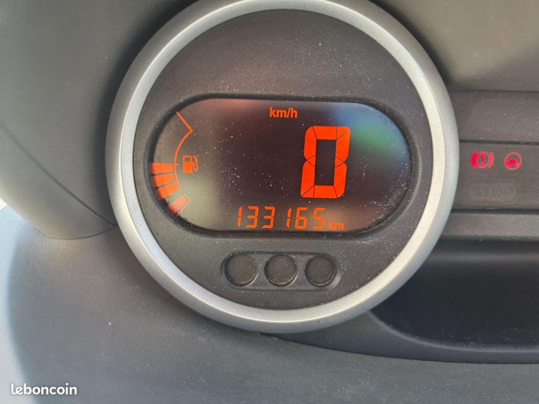 RENAULT TWINGO II 1.2 LEV 16v 75 eco2 Authentique (image 7)