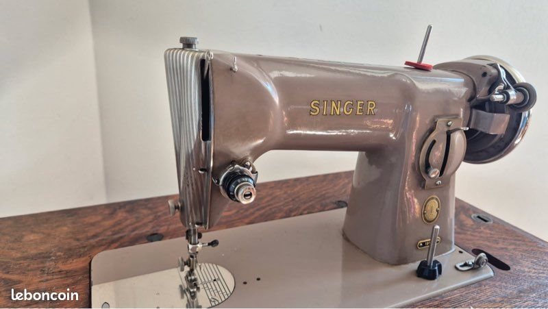 Ancienne machine à coudre Singer (image 1)