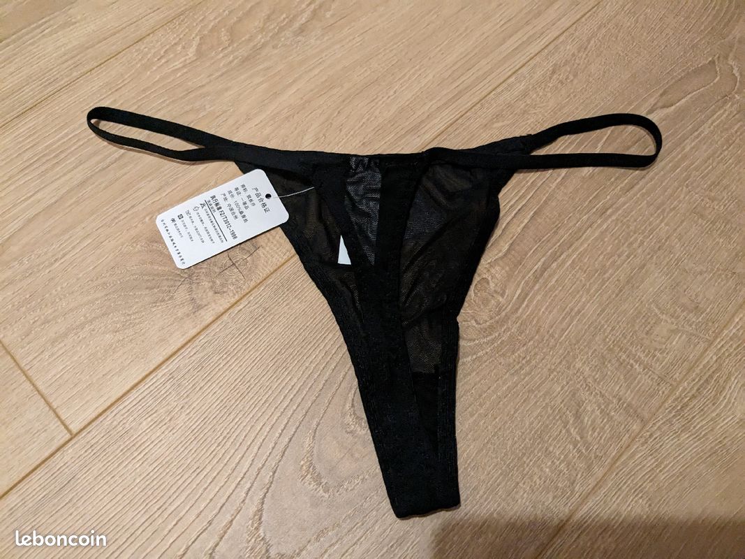 String femme noir taille 42 française motif bouche - Vêtements