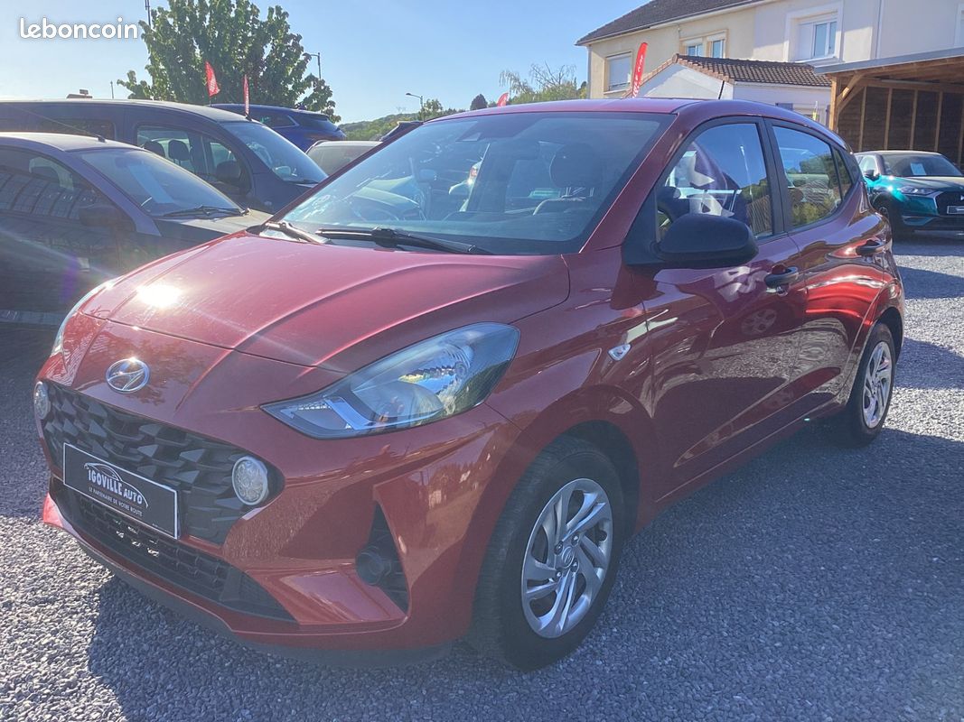 Hyundai i10 Initia ESSENCE (image 1)