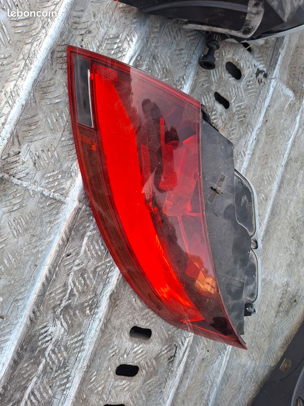 Feux arriere droit audi tt mk2 (image 1)