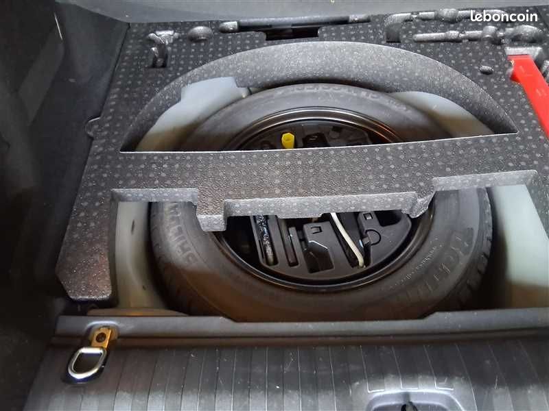 Peugeot 2008 1.2 82cv STYLE (image 7)