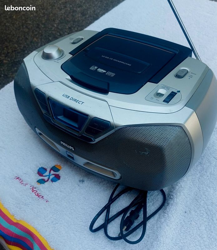 Chaîne portable PHILIPS AZ1830 – RADIO FM/MW + LECTEUR CD/MP3 + USB DIRECT – TÉLÉCOMMANDE – TRÈS BON ÉTAT (image 1)