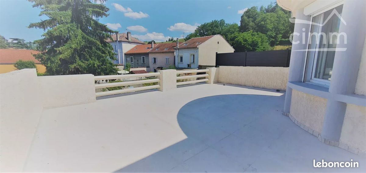 Appartement 4 pièces 85 m² · à La Tour-du-Pin · 85 m² · 200 000 €