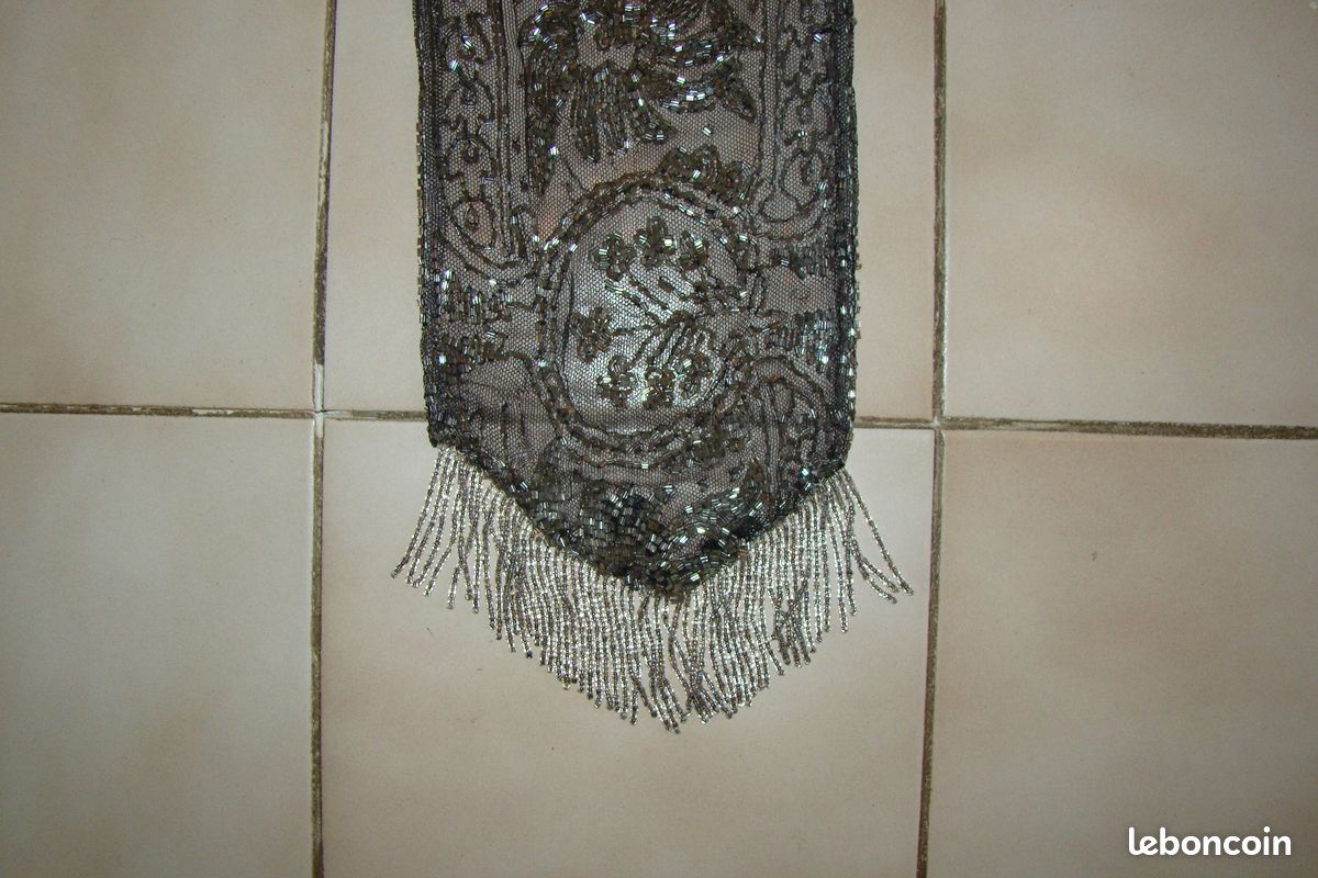Parements En Dentelle Faite Main Pour Vêtement Féminin - Ancien - Couleur Ecru