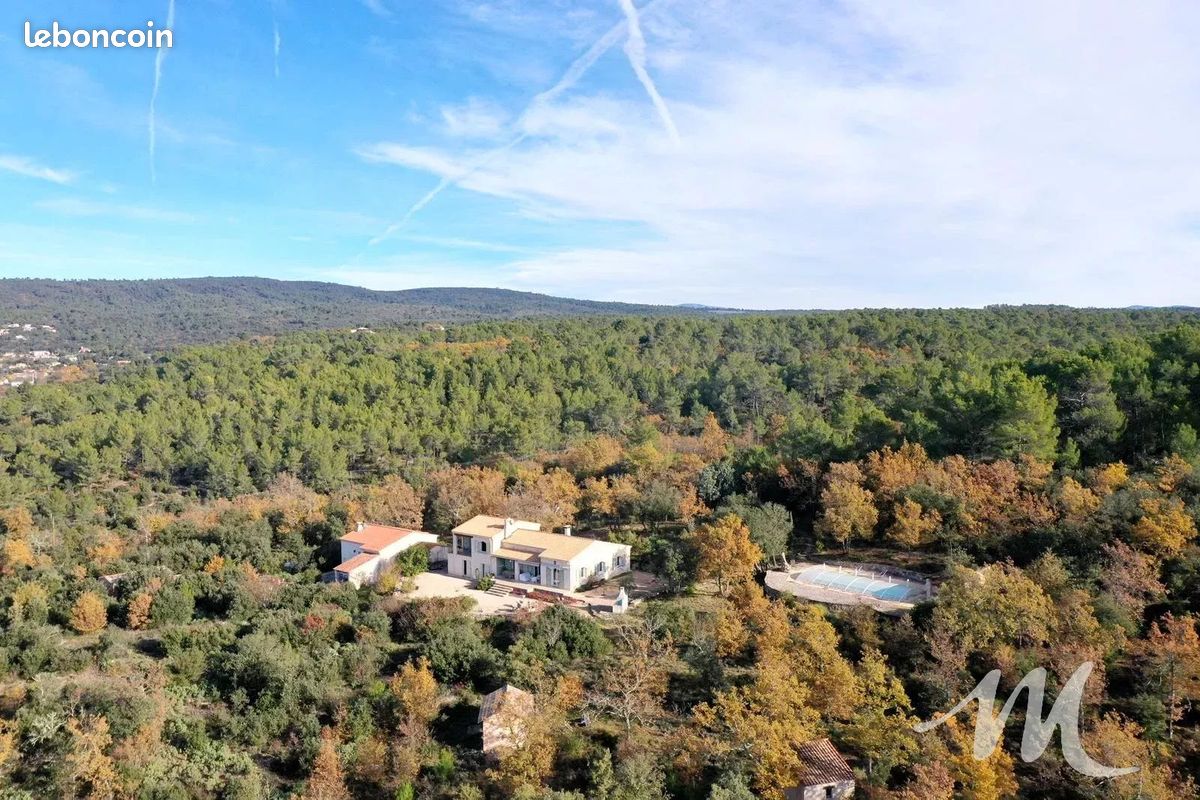 Maison 10 pièces 235 m² · à Tavernes · 235 m² · 695 000 €