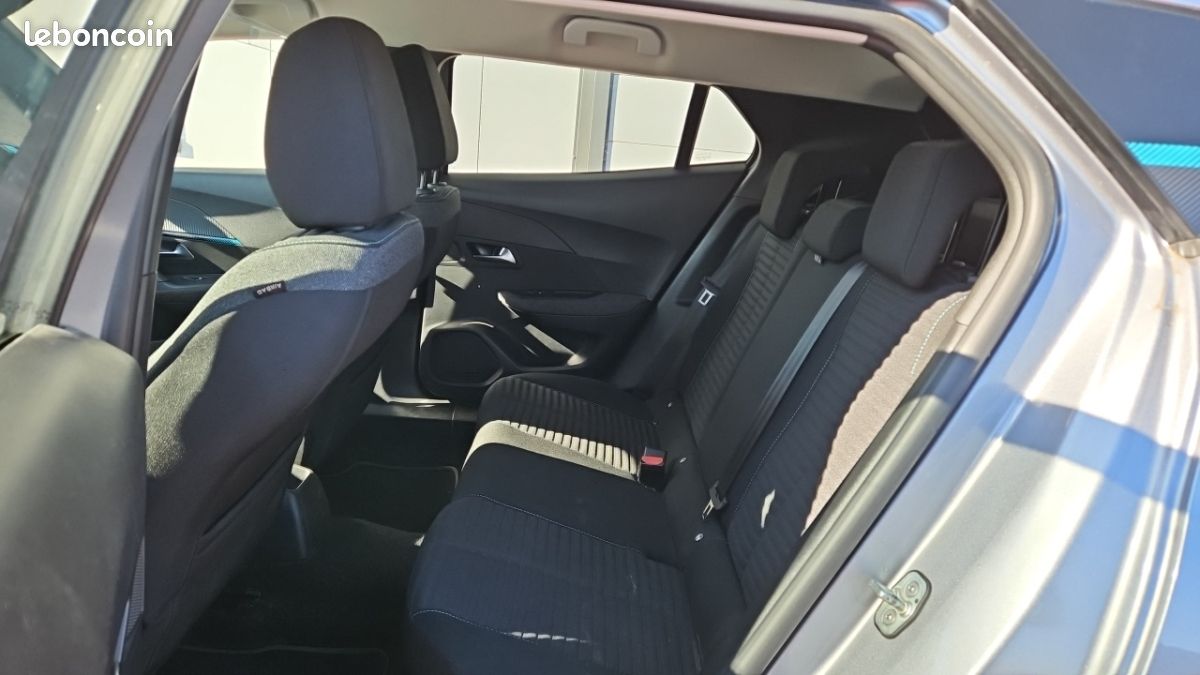 Peugeot 2008 PURETECH 130 SS BVM6 STYLE (image 11)