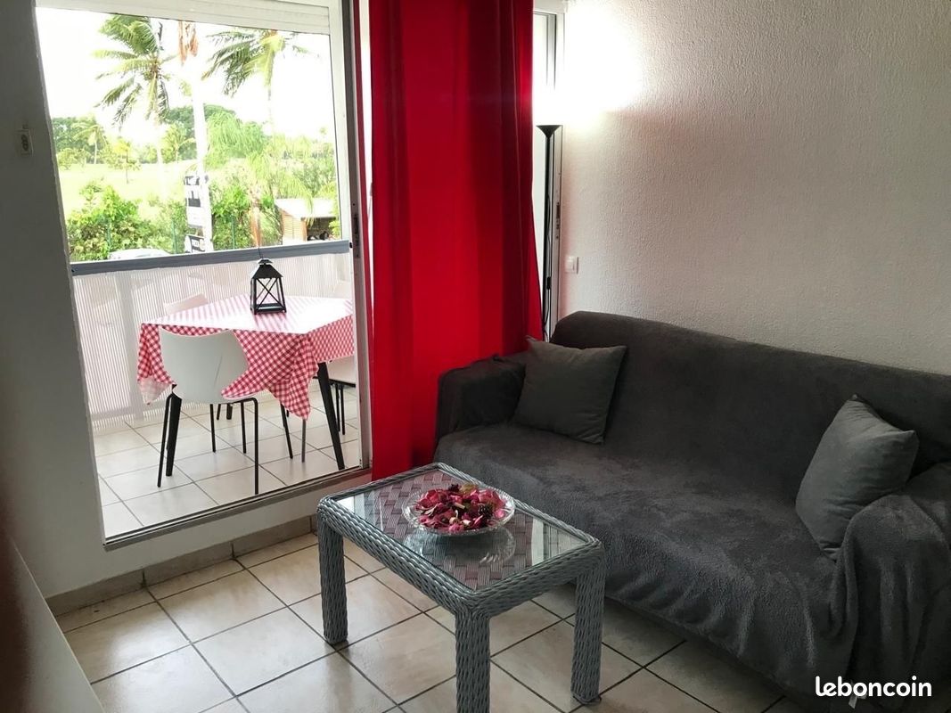 Appartement 2 pièces 50 m² · à Saint-François · 50 m² · 700 €