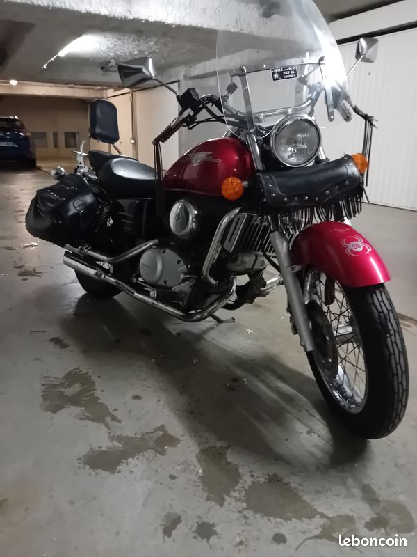 Moto Honda shadow 125 ct ok (image 1)